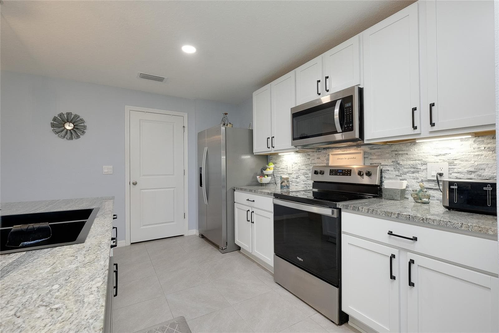 Single Family Residence at 5531 FLAGSTONE TRL, PALMETTO, photo 21 of 89