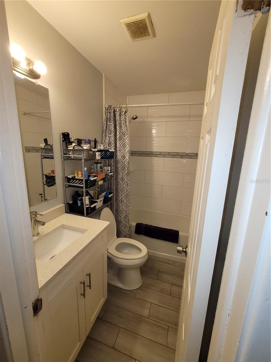 Single Family Residence at 4417 BOOKER T DR, TAMPA, photo 3 of 20
