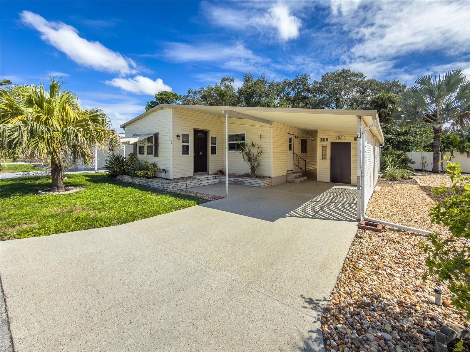 Manufactured Home at 808 53RD AVE E #191, BRADENTON, photo 60 of 75