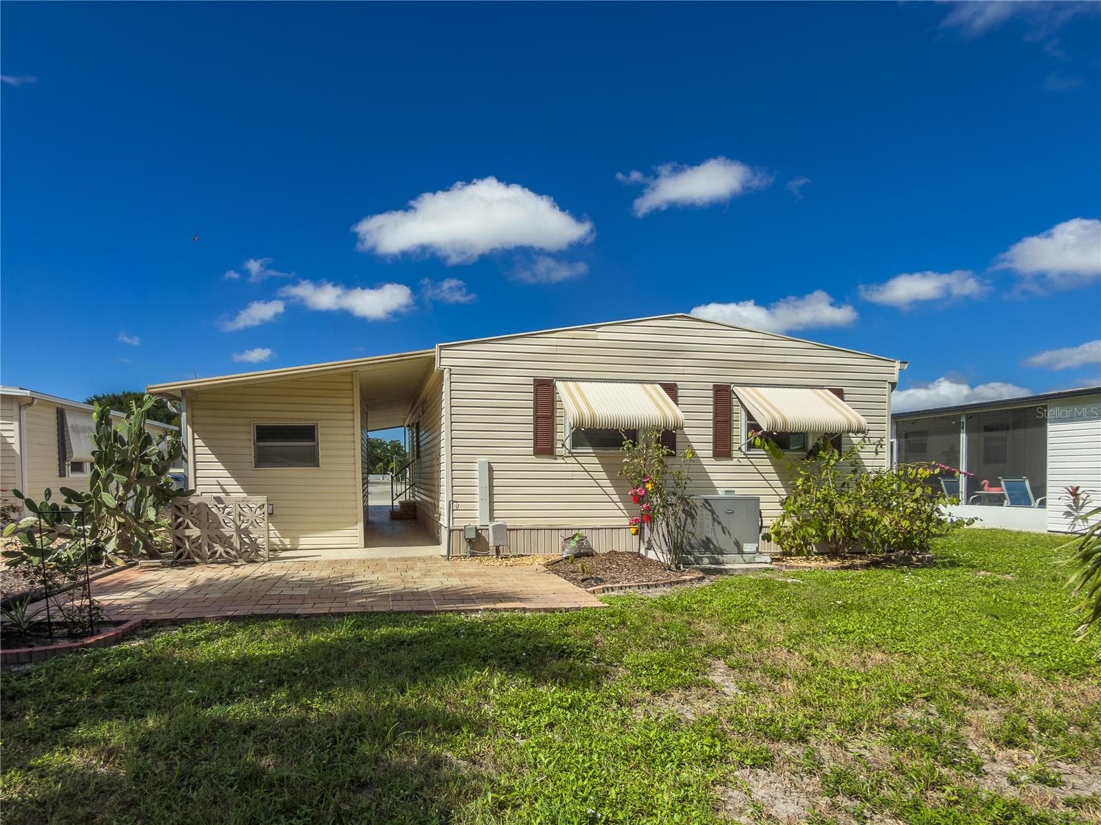 Back Yard - 808 53RD AVE E #191, BRADENTON