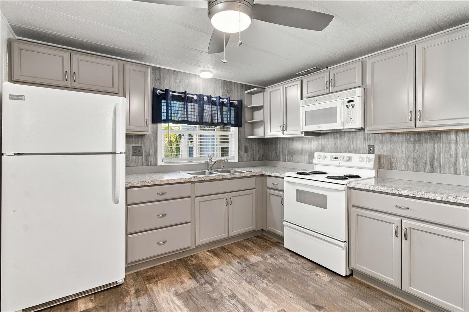 Updated Kitchen - 808 53RD AVE E #191, BRADENTON