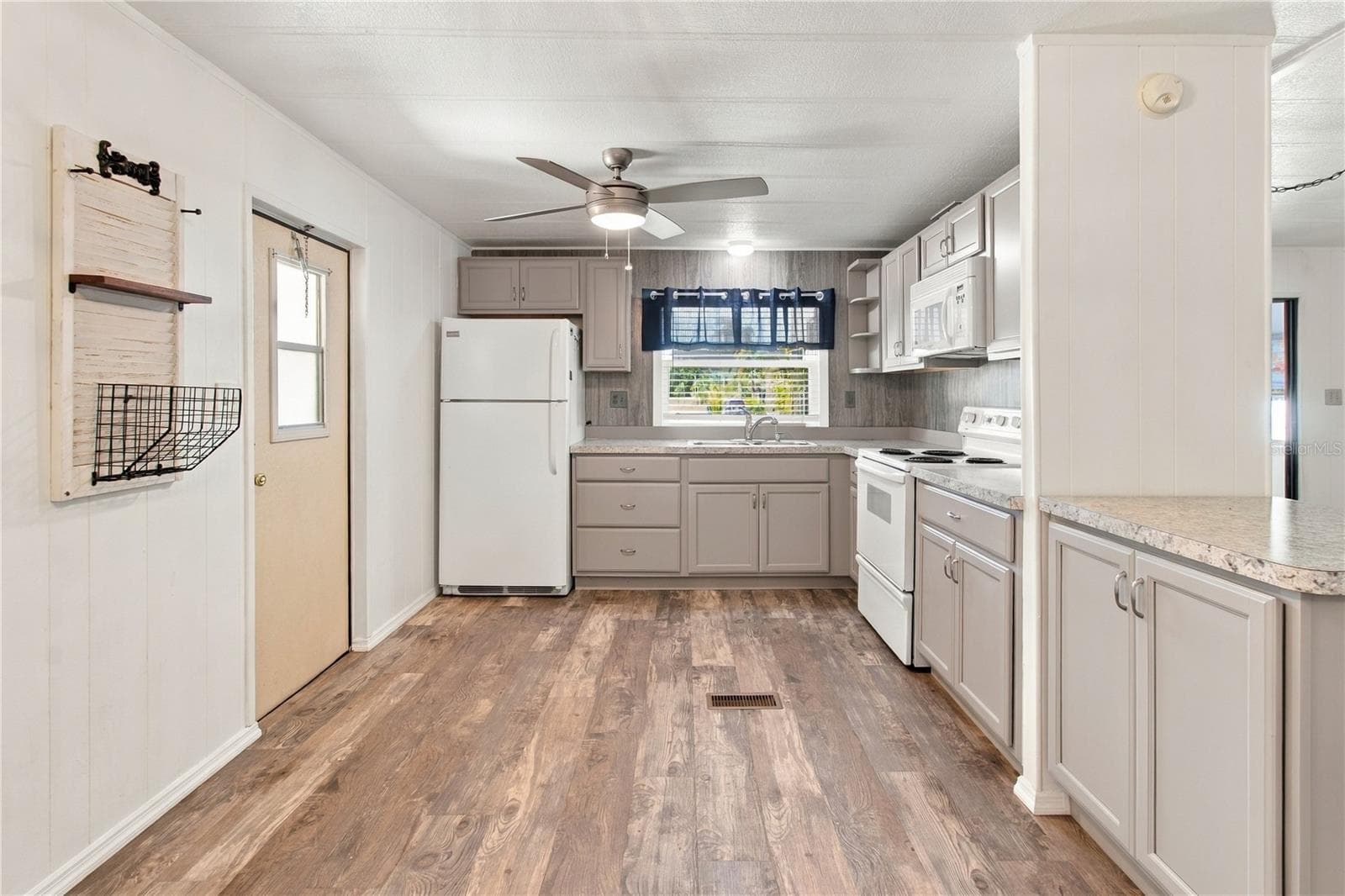 Updated Kitchen - 808 53RD AVE E #191, BRADENTON