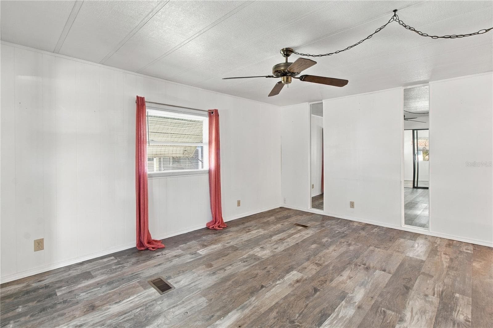 Living Room - 808 53RD AVE E #191, BRADENTON