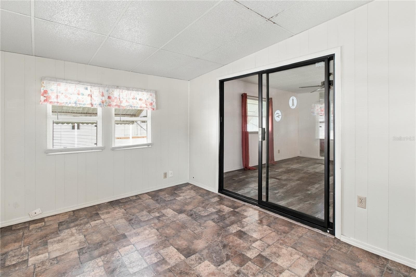 Florida Room - 808 53RD AVE E #191, BRADENTON