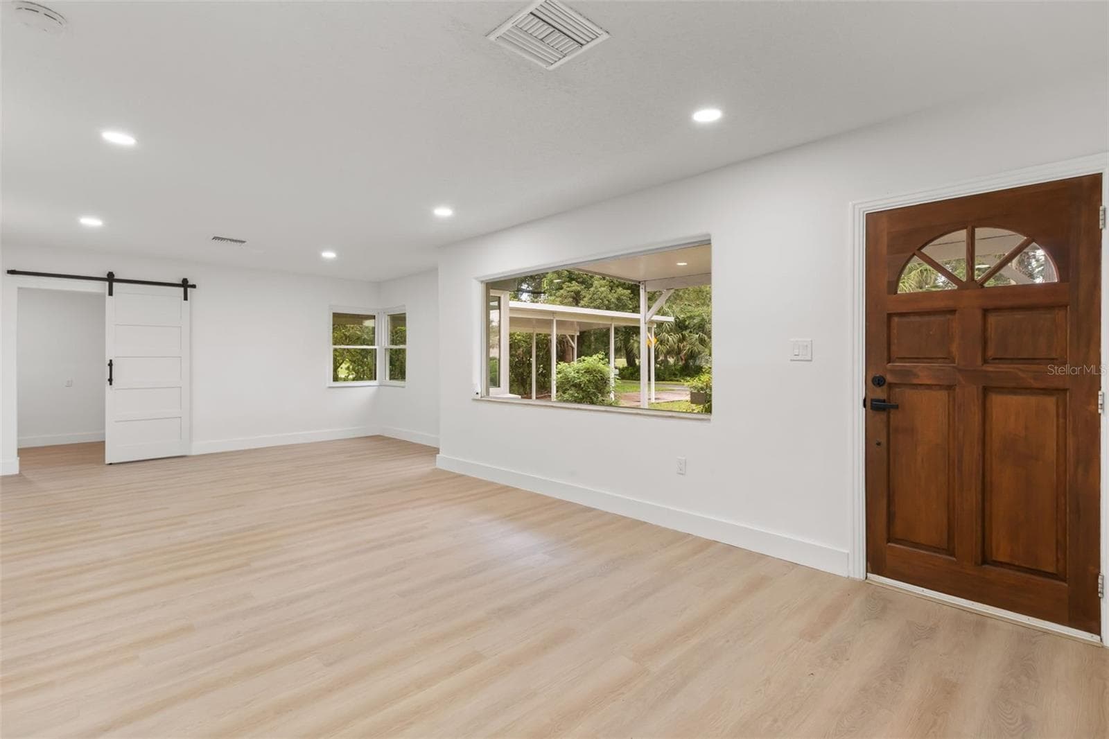 Single Family Residence at 26 BACKSPIN LN, ORLANDO, photo 6 of 41