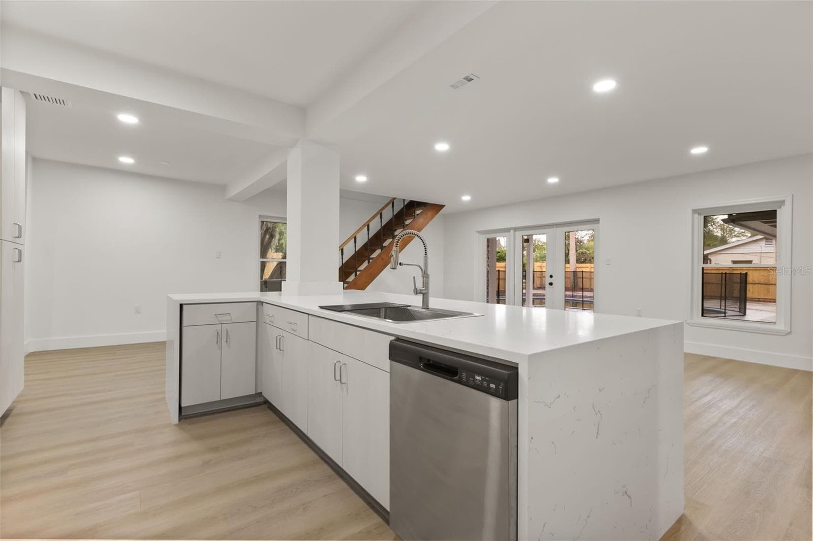 Single Family Residence at 26 BACKSPIN LN, ORLANDO, photo 11 of 41