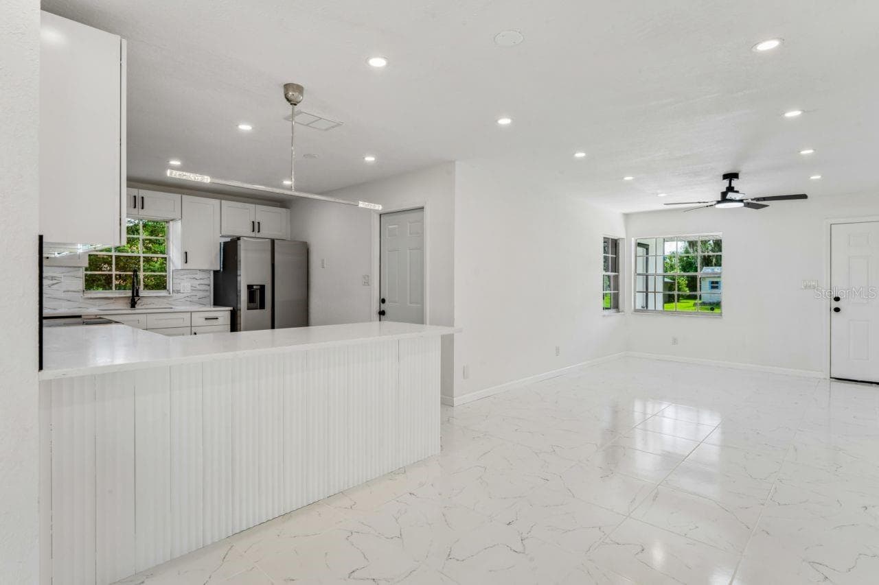 Dinette - 31043 WILLOW BANK AVE, BROOKSVILLE