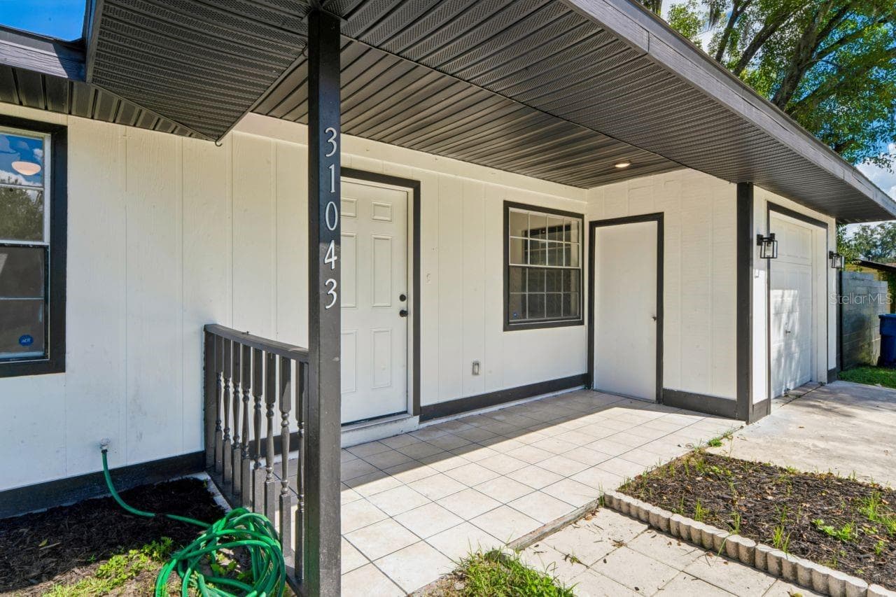 Front View - 31043 WILLOW BANK AVE, BROOKSVILLE