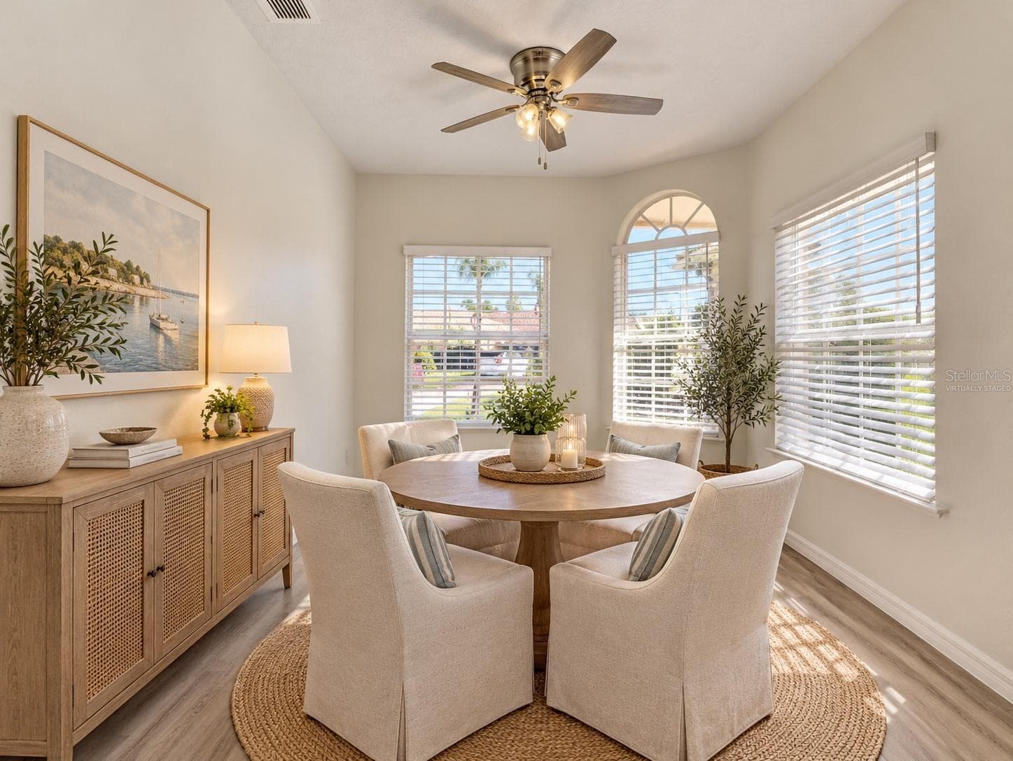 Virtually Staged Breakfast nook - 9013 HEATHLAND CT, MOUNT DORA