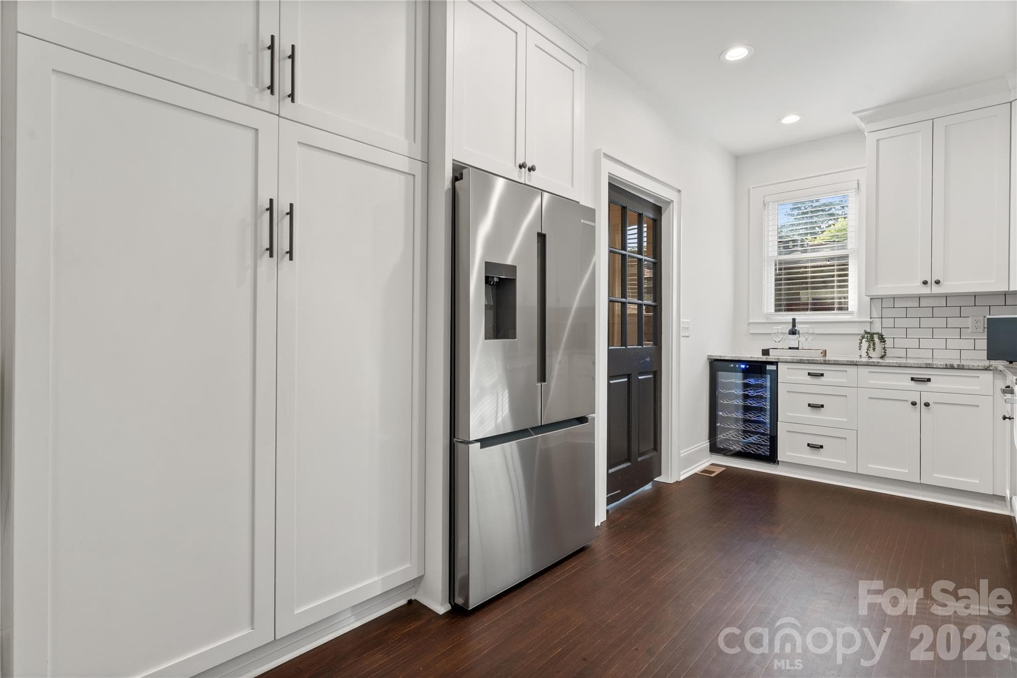 Single Family Residence at 429 Pecan Avenue, Charlotte, photo 6 of 32