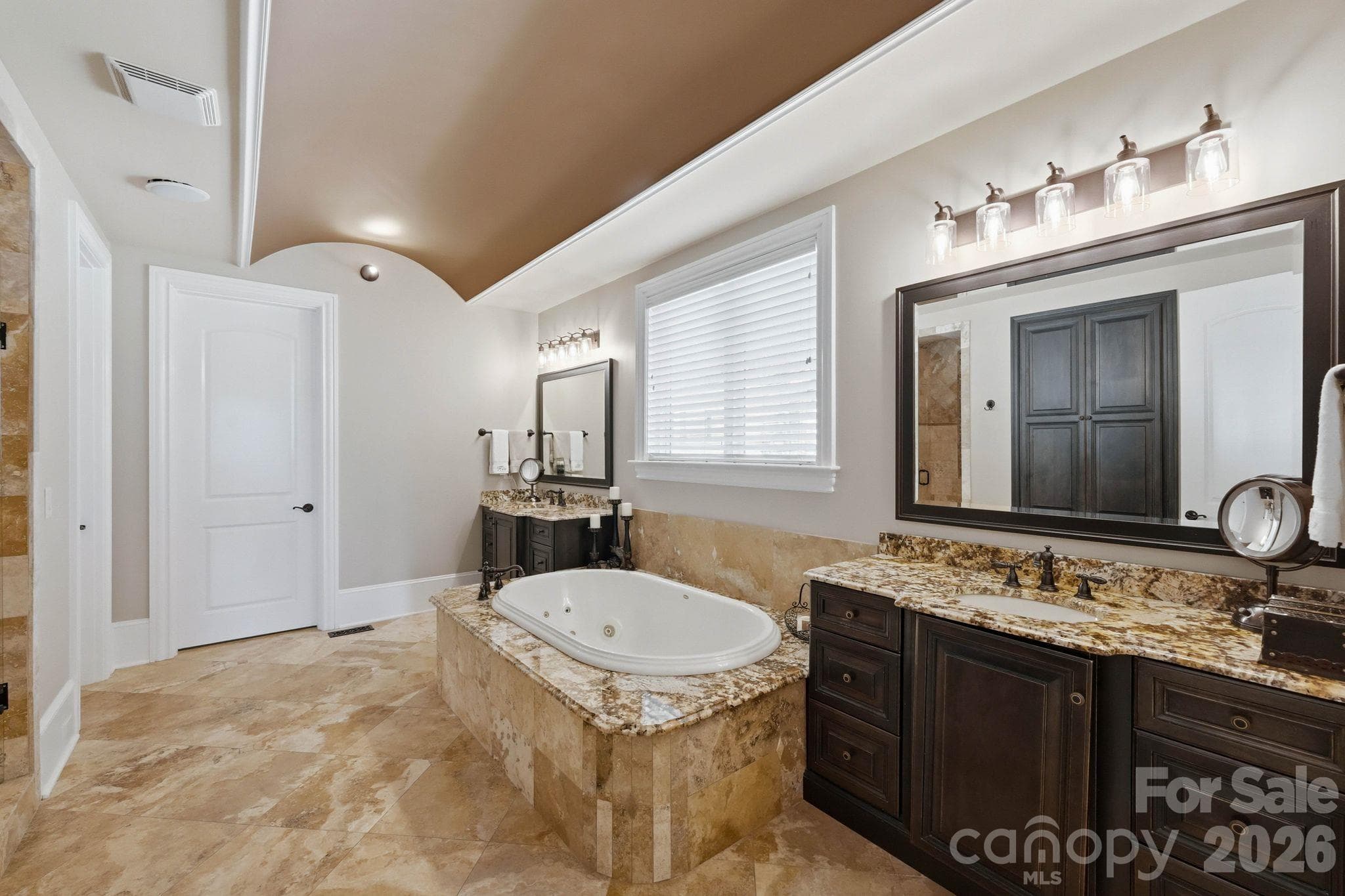 Single Family Residence at 18203 Pompano Place, Cornelius, photo 15 of 48