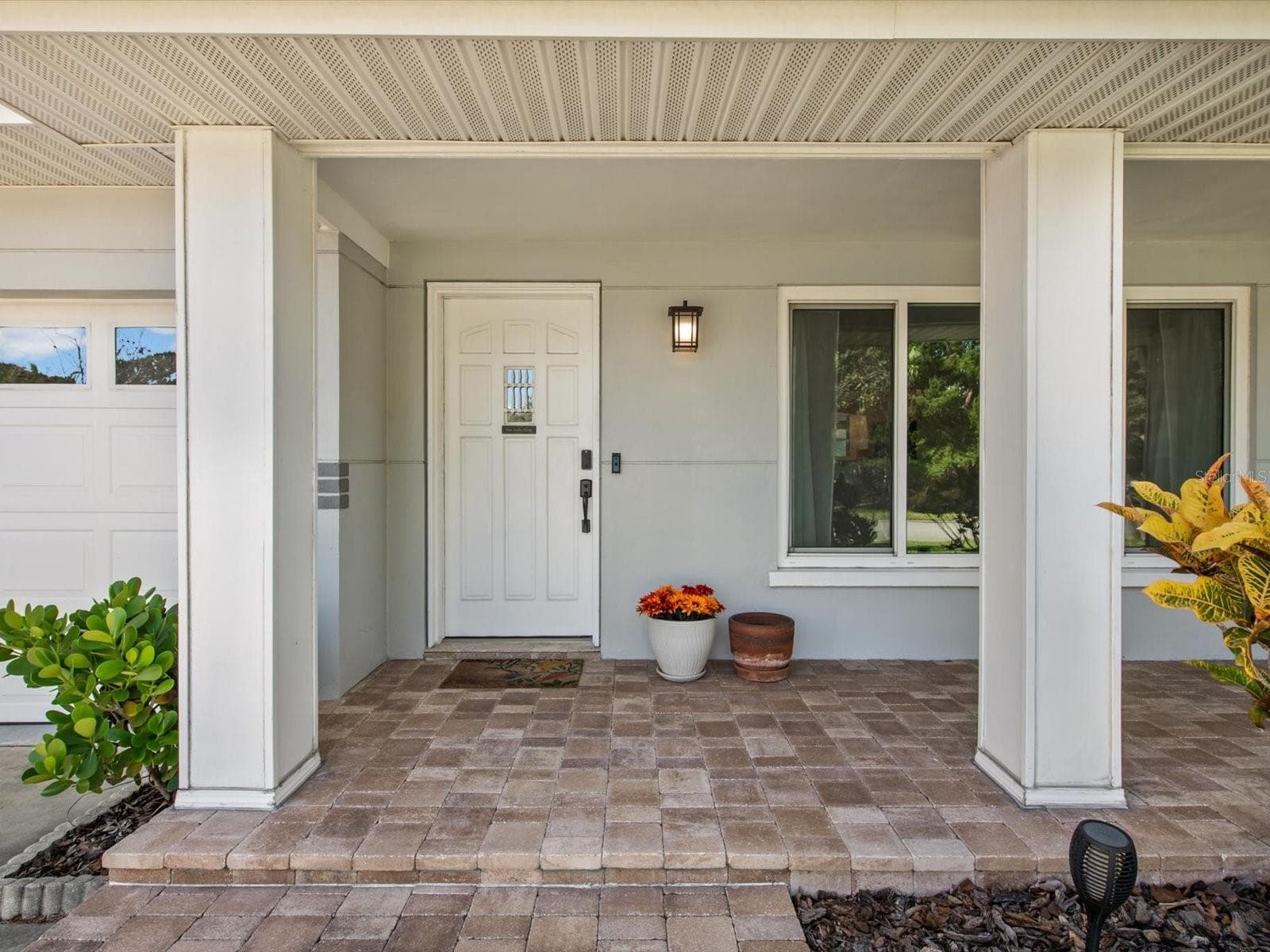 Single Family Residence at 1610 EVERGREEN AVE S, CLEARWATER, photo 6 of 51