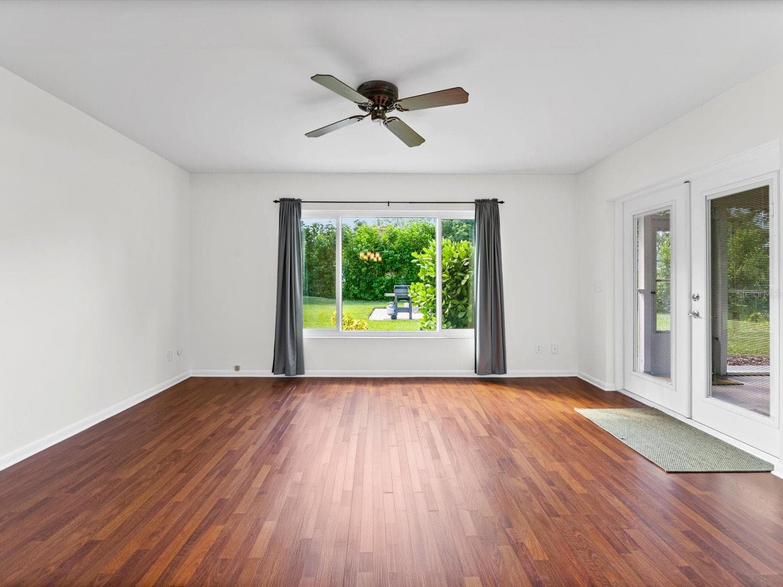 Living Area to back porch - 1610 EVERGREEN AVE S, CLEARWATER