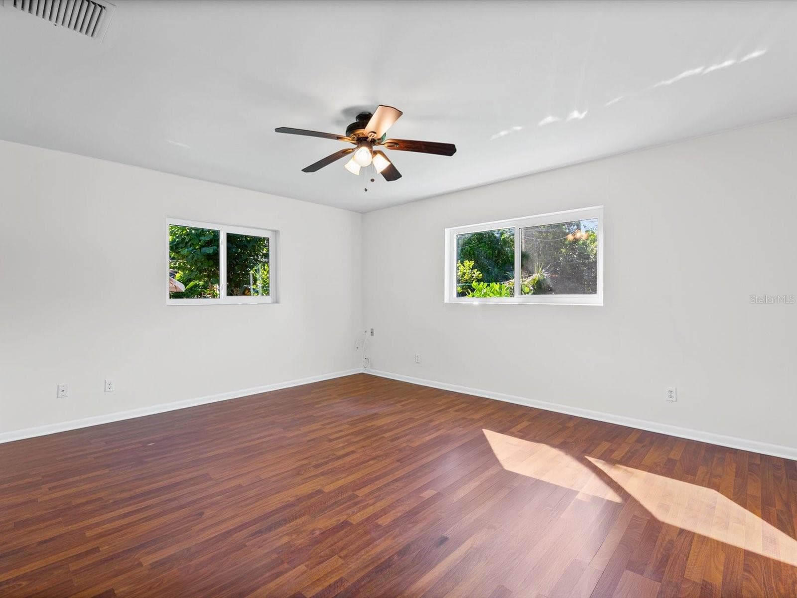 Single Family Residence at 1610 EVERGREEN AVE S, CLEARWATER, photo 28 of 51
