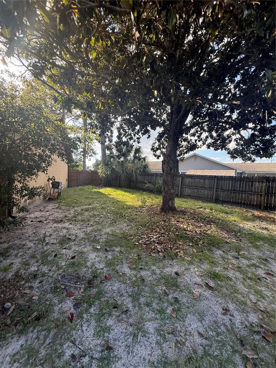 Single Family Residence at 805 SUWANNEE DR, APOPKA, photo 3 of 9