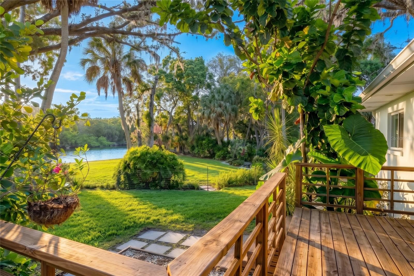An expansive back patio to relax or entertain - 7308 N OLA AVE, TAMPA