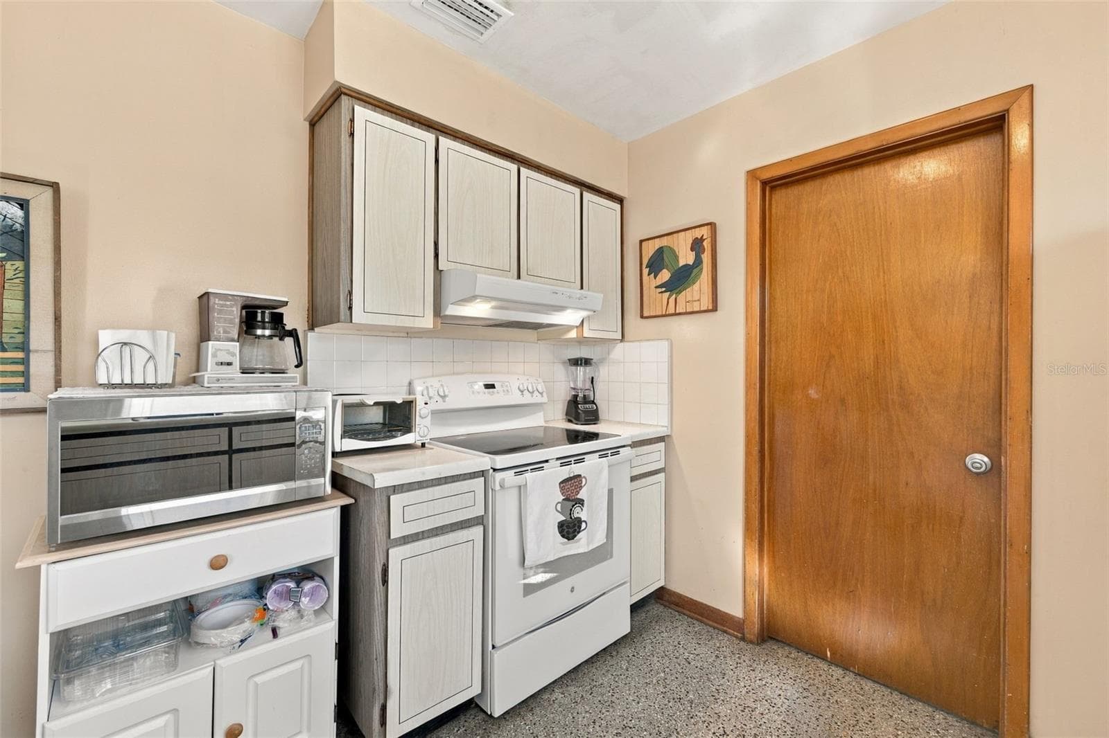 Single Family Residence at 3409 W BRADDOCK ST, TAMPA, photo 13 of 28