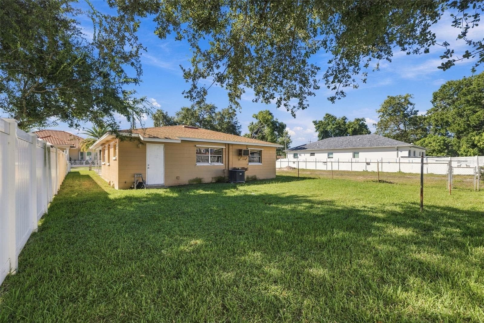 Single Family Residence at 3409 W BRADDOCK ST, TAMPA, photo 23 of 28