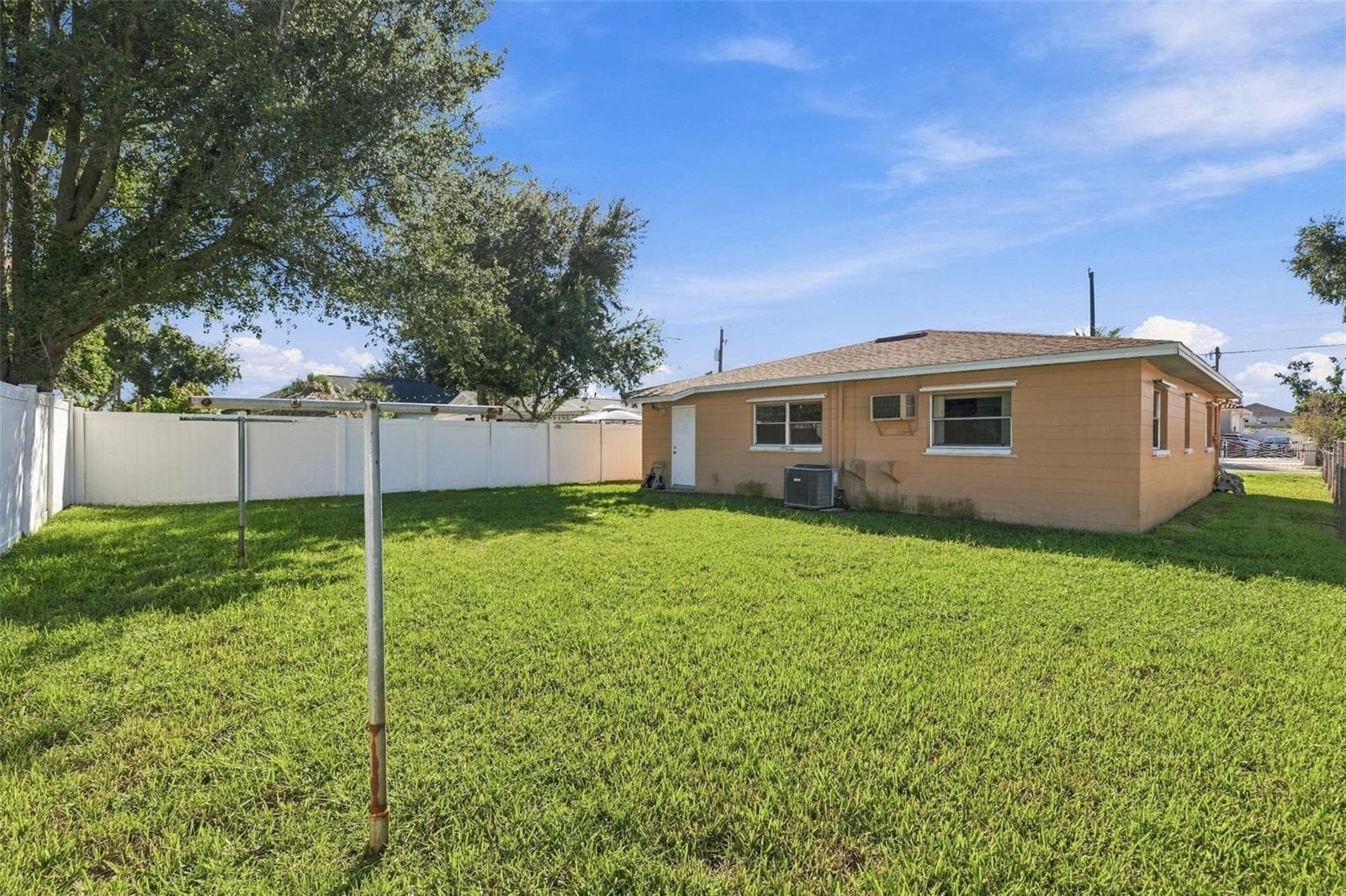 Single Family Residence at 3409 W BRADDOCK ST, TAMPA, photo 24 of 28