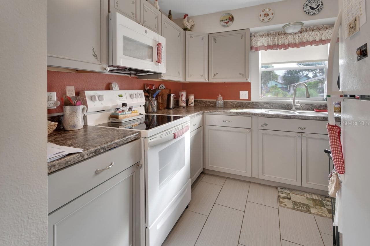 Condominium at 713 E MICHIGAN AVE #B, DELAND, photo 7 of 24