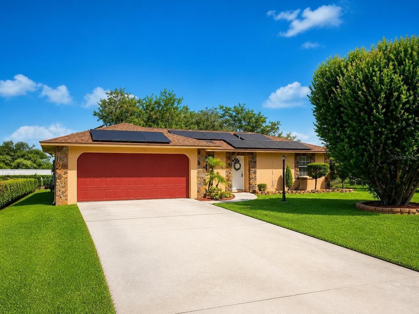 2074 W HIBISCUS RD