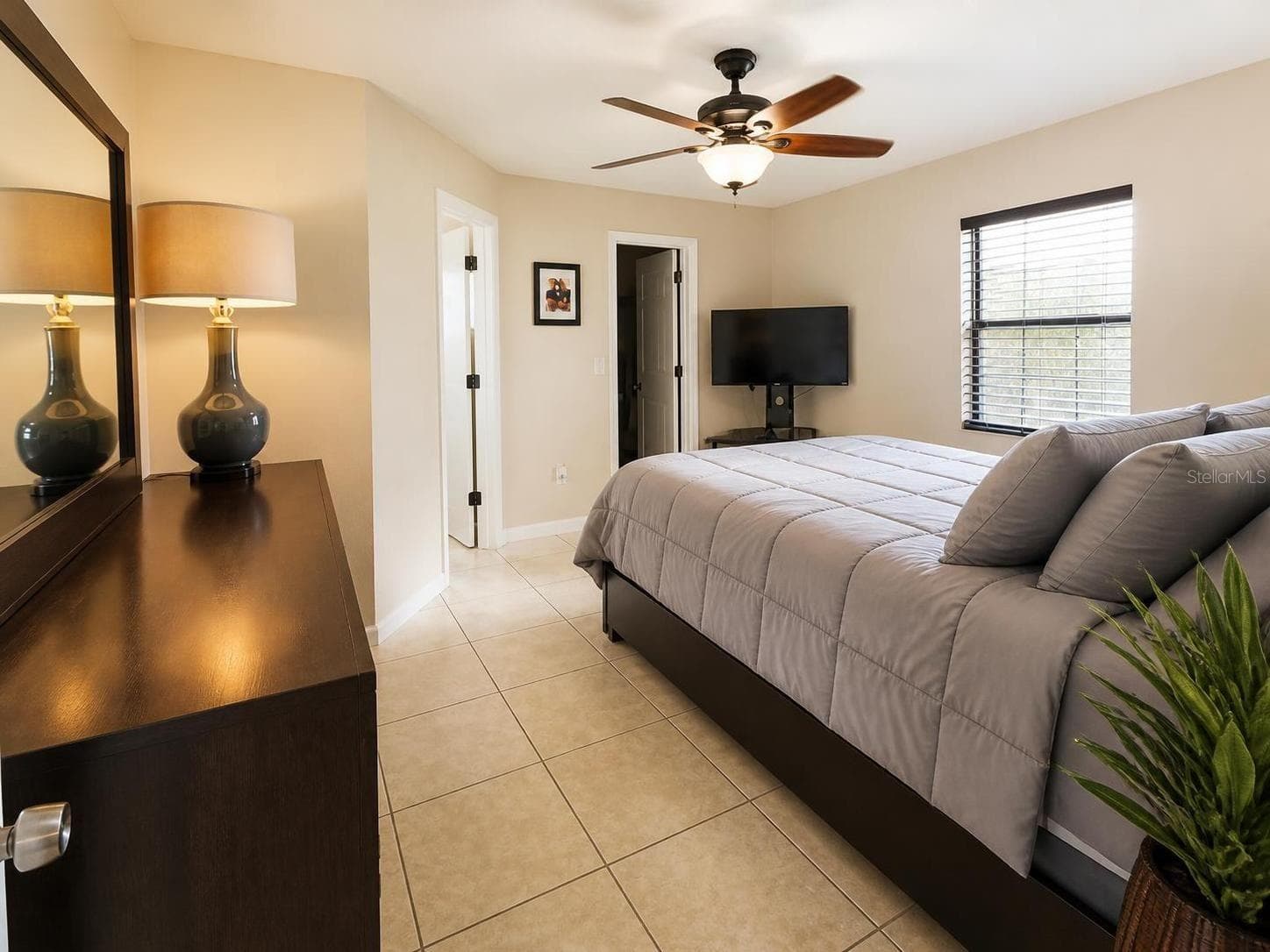 Primary Bedroom with walk in closet - 2074 W HIBISCUS RD, AVON PARK