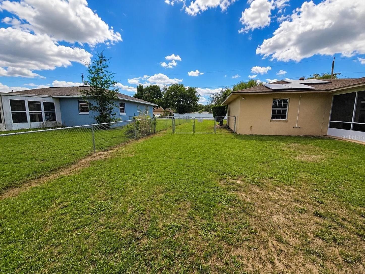 Side Yard - 2074 W HIBISCUS RD, AVON PARK