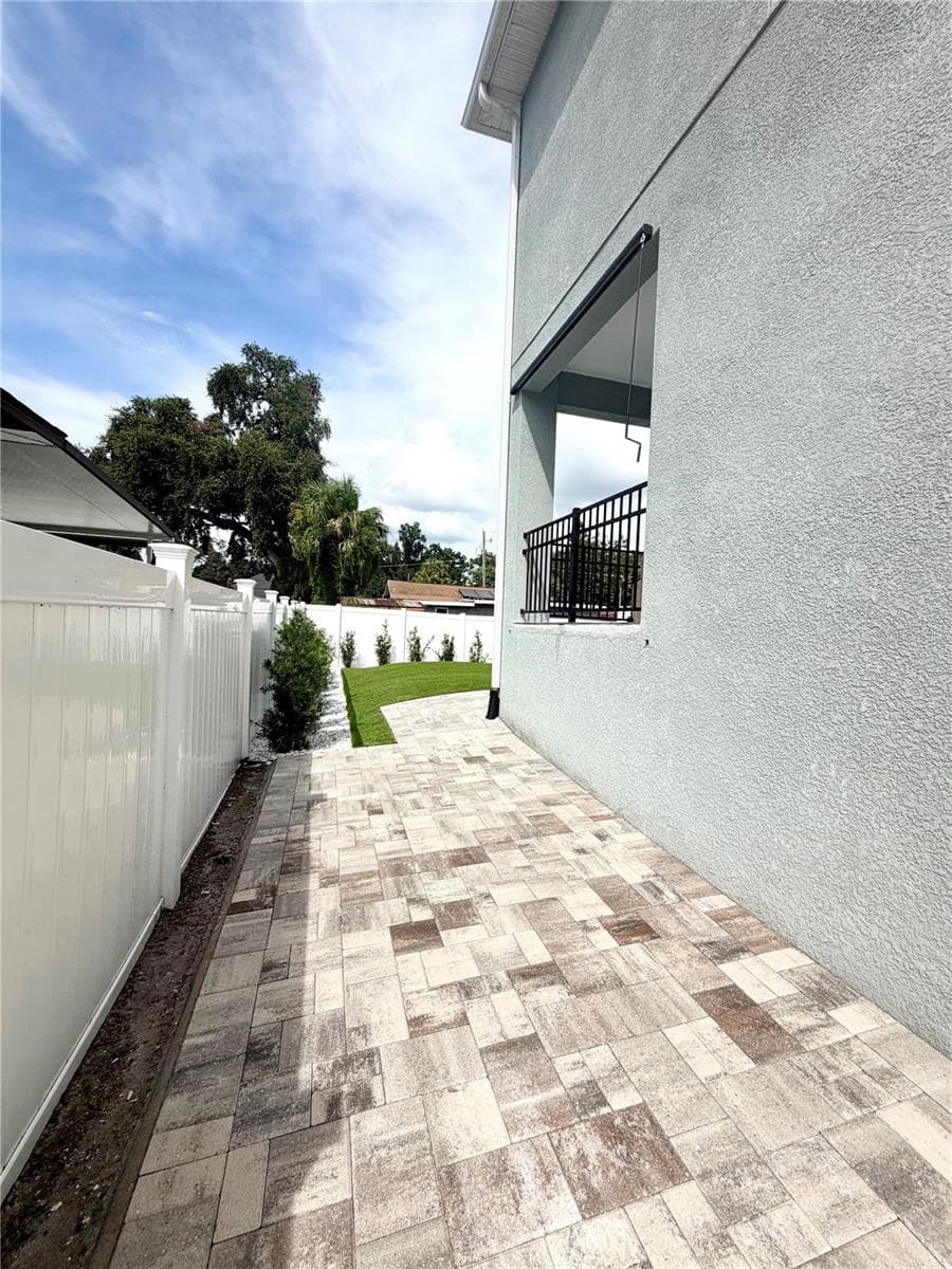 Single Family Residence at 8331 PEGGY ST, TAMPA, photo 10 of 47
