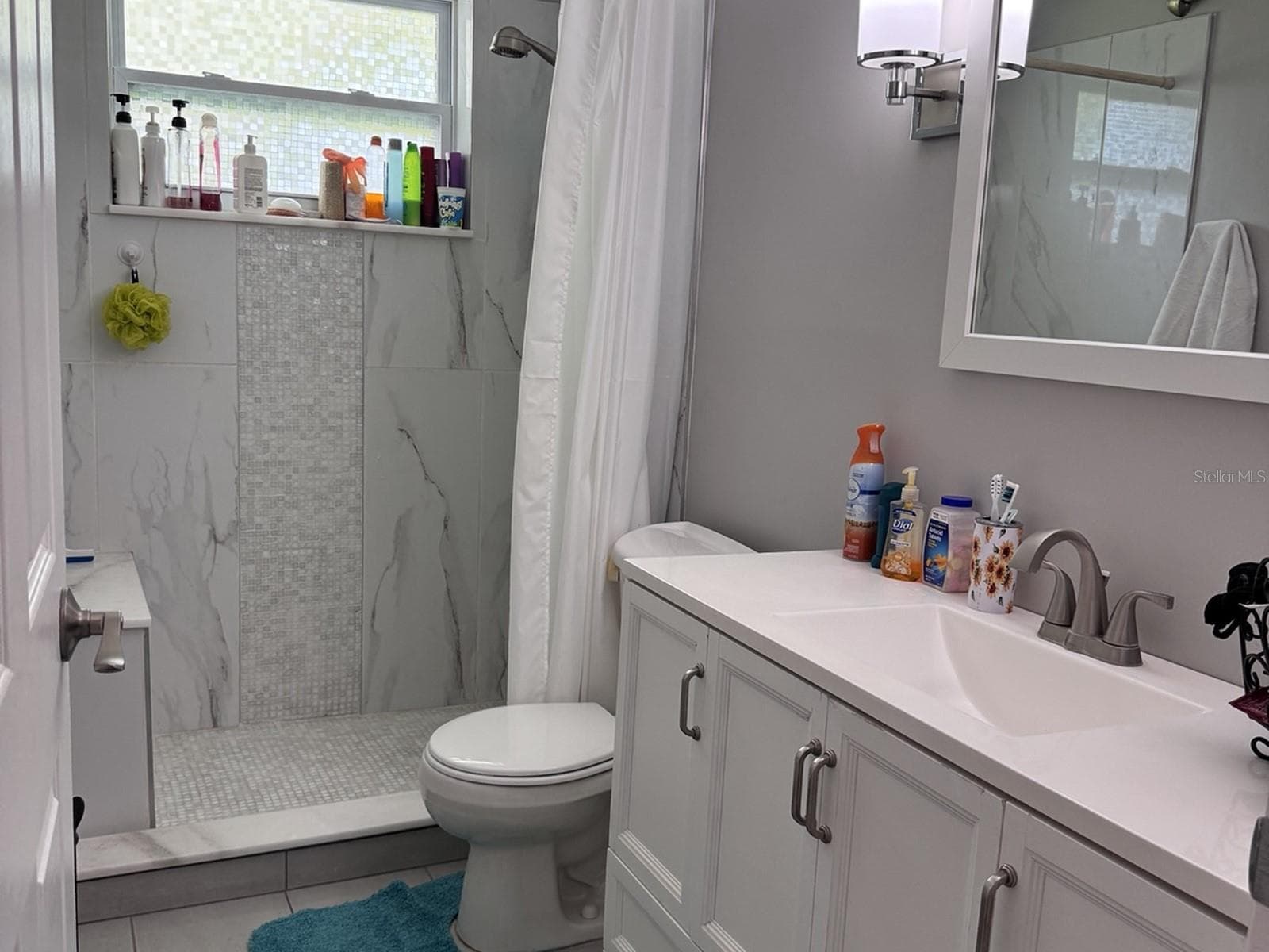 hall bath - 5555 92ND PL N, PINELLAS PARK