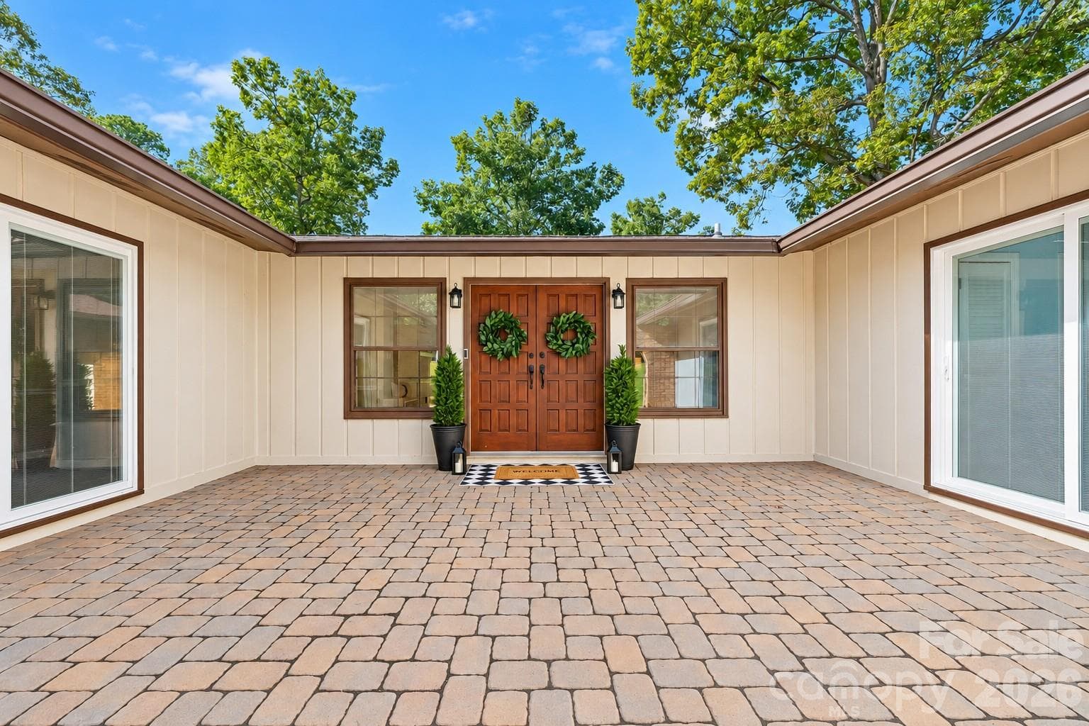 4024 Wandering Lane