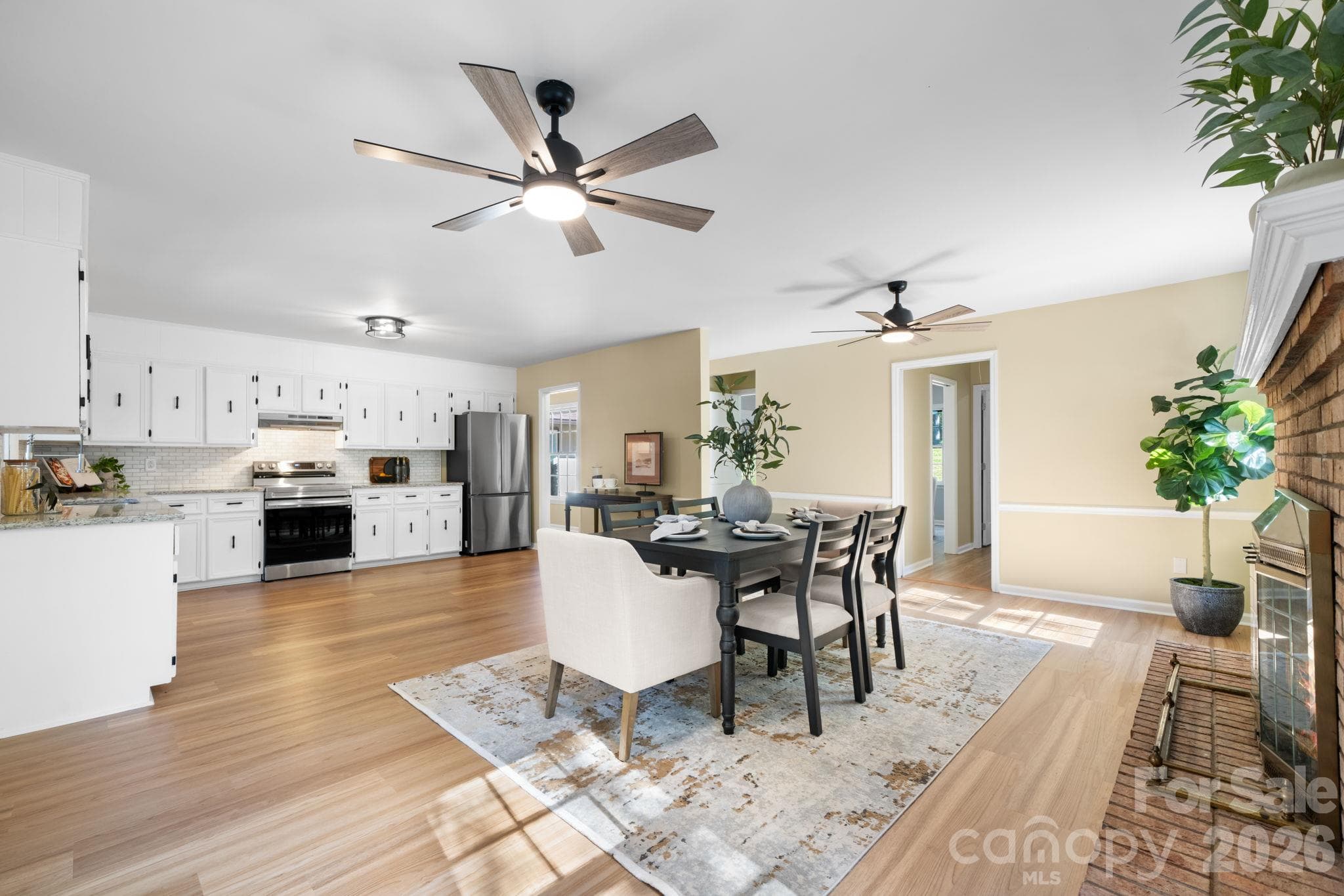 Kitchen /dinning - 4024 Wandering Lane, Hickory