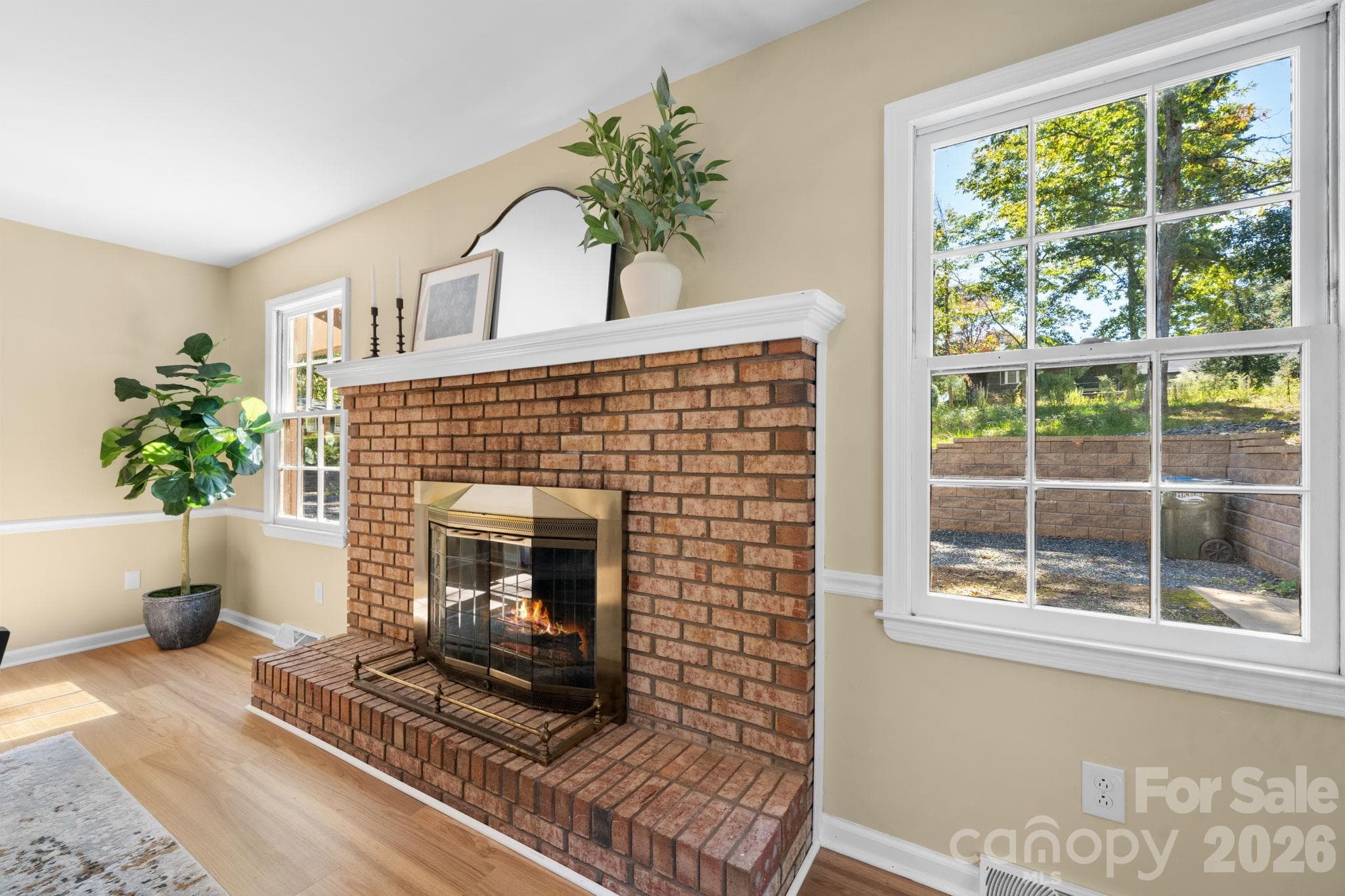 dinning - 4024 Wandering Lane, Hickory