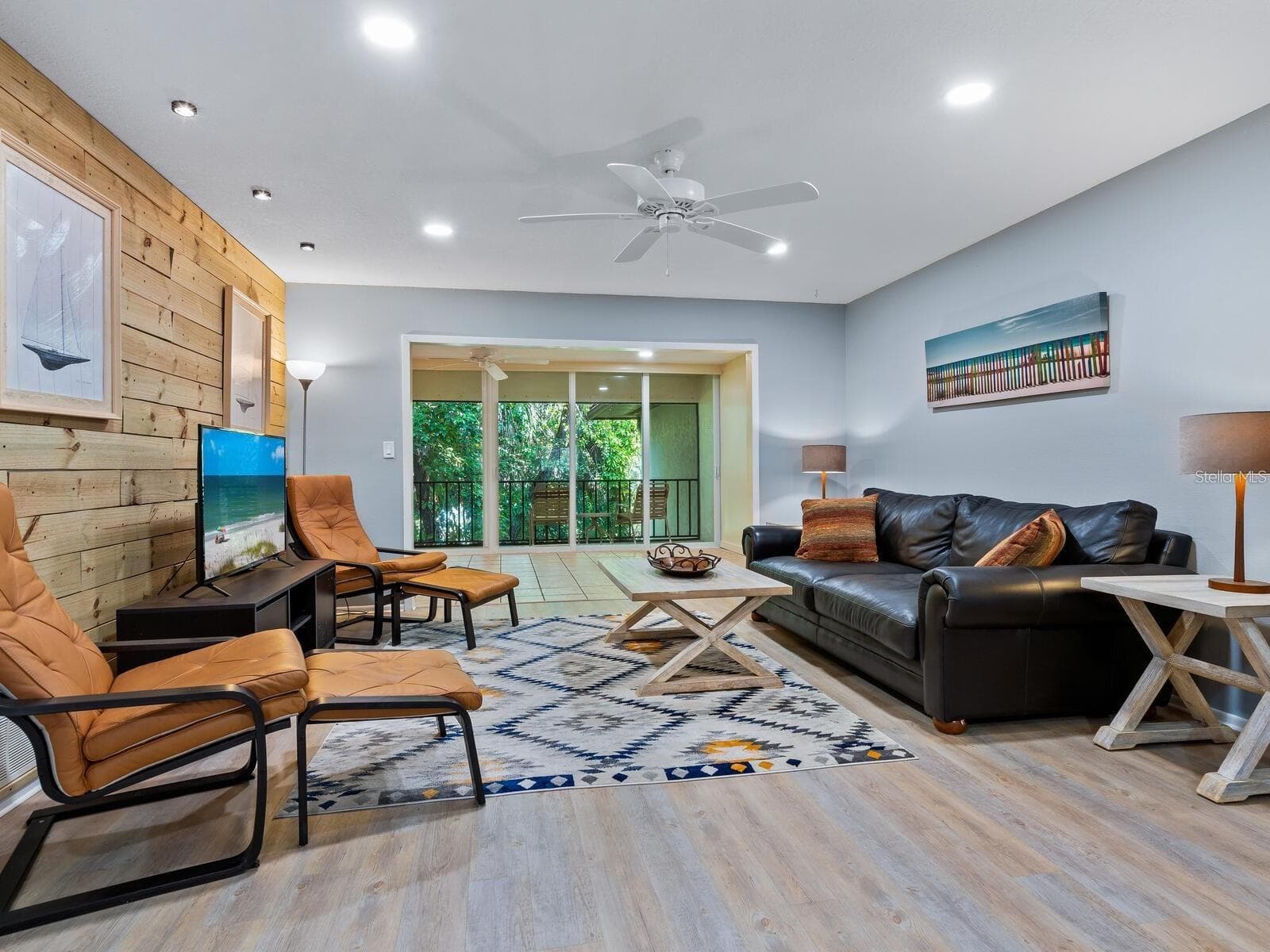 Condominium at 3904 MOURNING DOVE DR #228, BRADENTON, photo 4 of 18