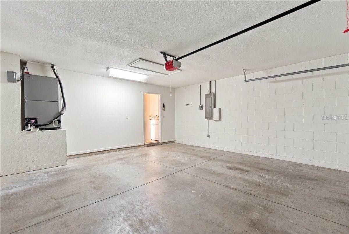 GARAGE - 1731 BROOKSTONE WAY, PLANT CITY