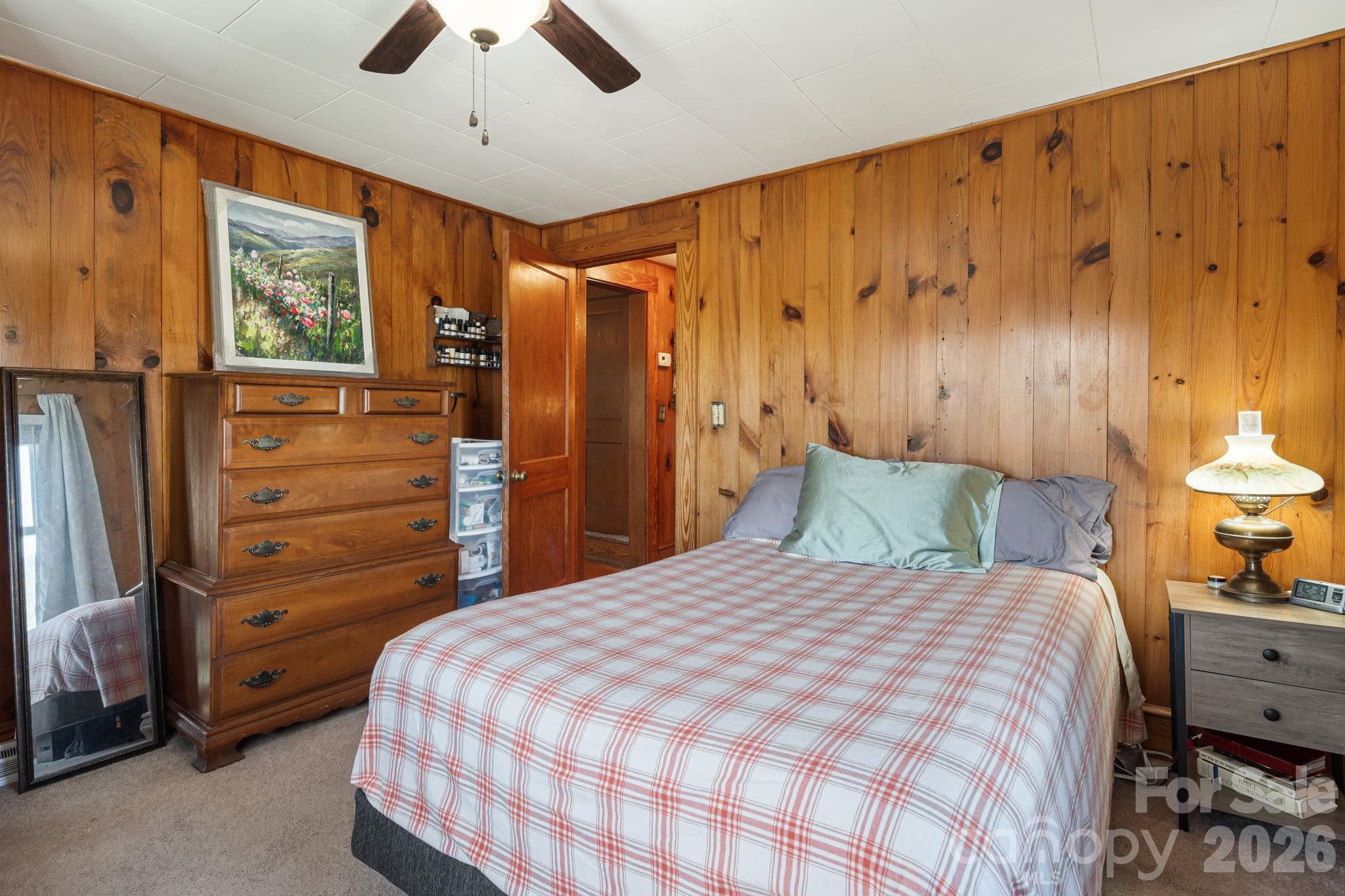 Main floor bedroom - 39 Brown Cove Road, Clyde