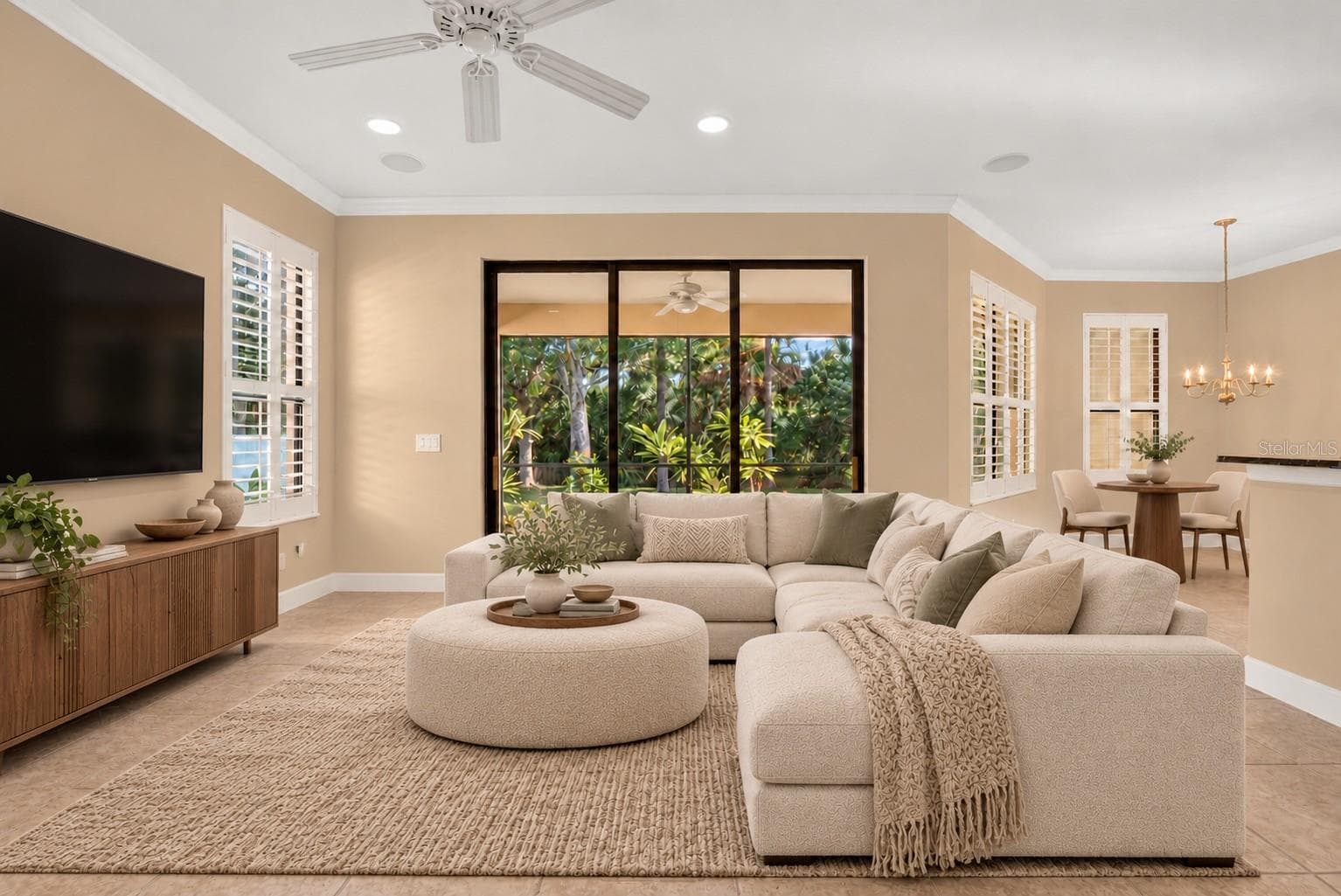 Virtual Family Room - 213 SILVER FALLS DR, APOLLO BEACH