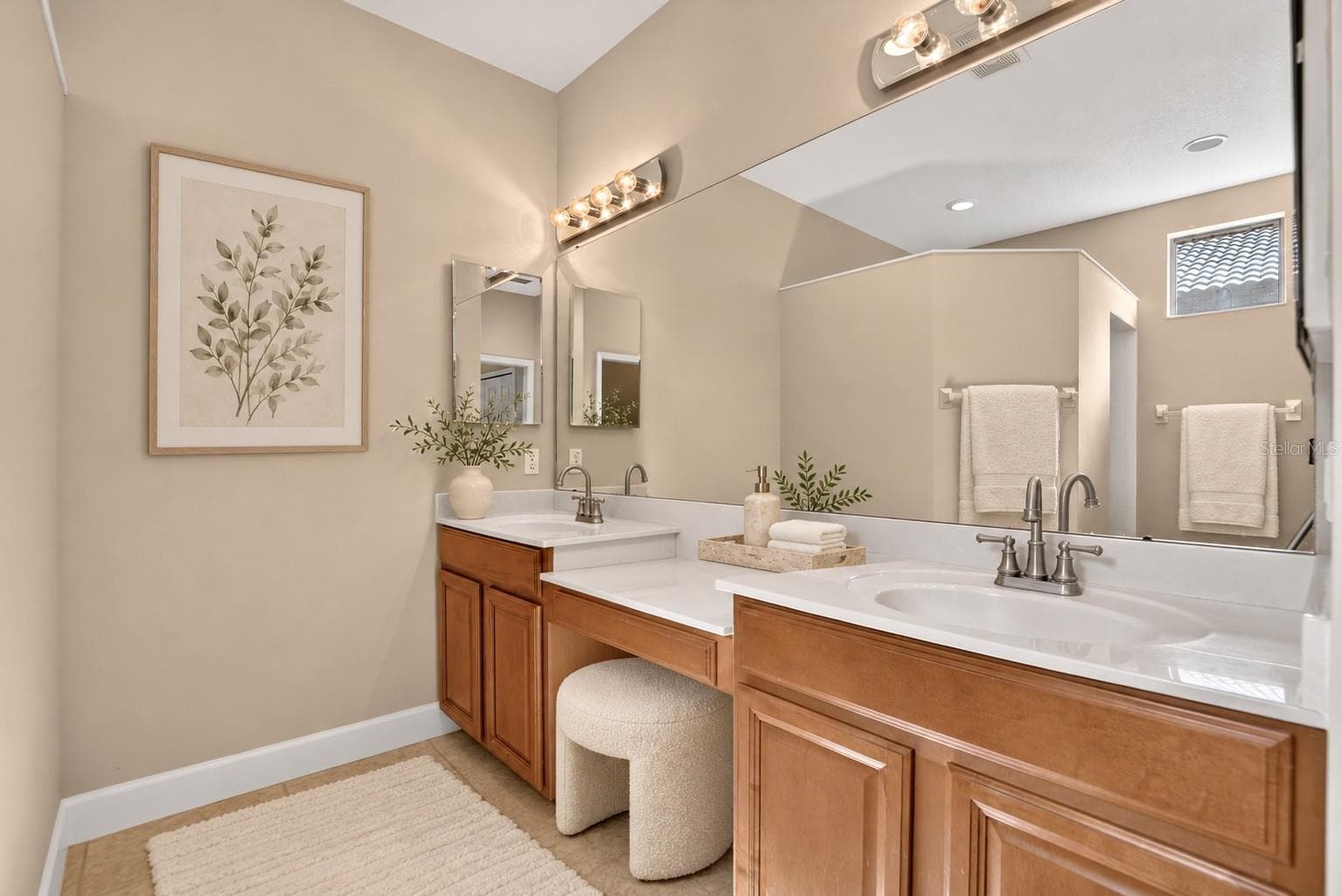 Virtual Primary Bathroom - 213 SILVER FALLS DR, APOLLO BEACH