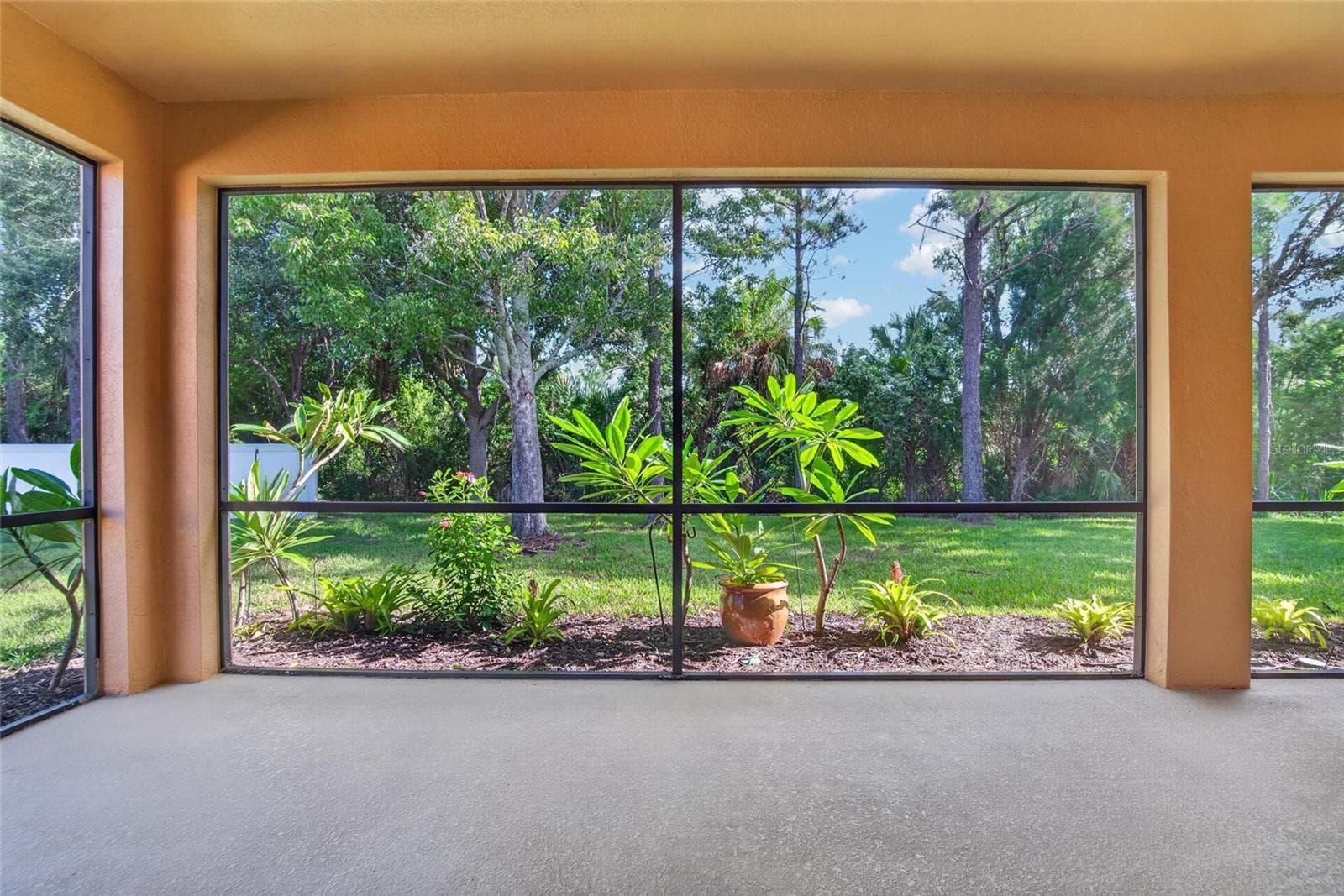 Screened Lanai - 213 SILVER FALLS DR, APOLLO BEACH