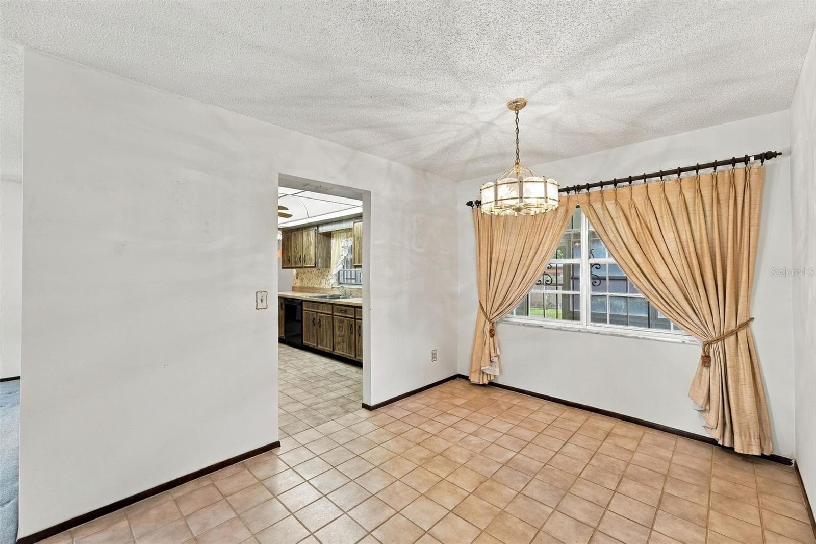 Single Family Residence at 4164 THOMASSA CT, ORLANDO, photo 8 of 34