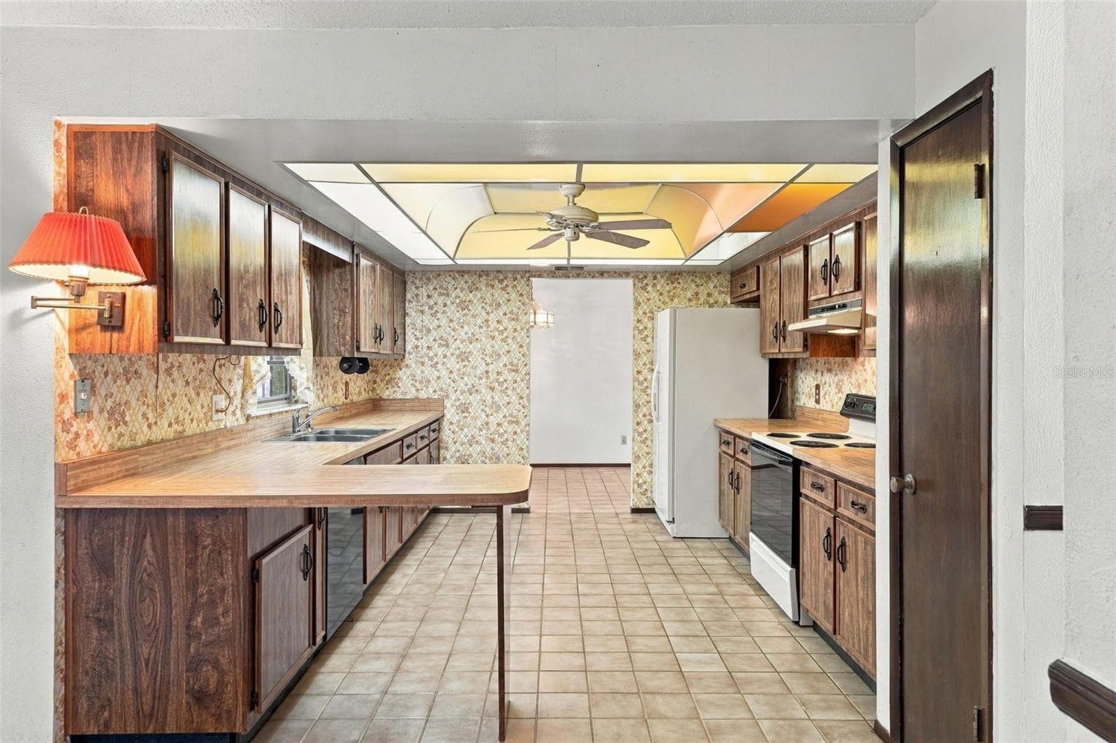 Single Family Residence at 4164 THOMASSA CT, ORLANDO, photo 13 of 34