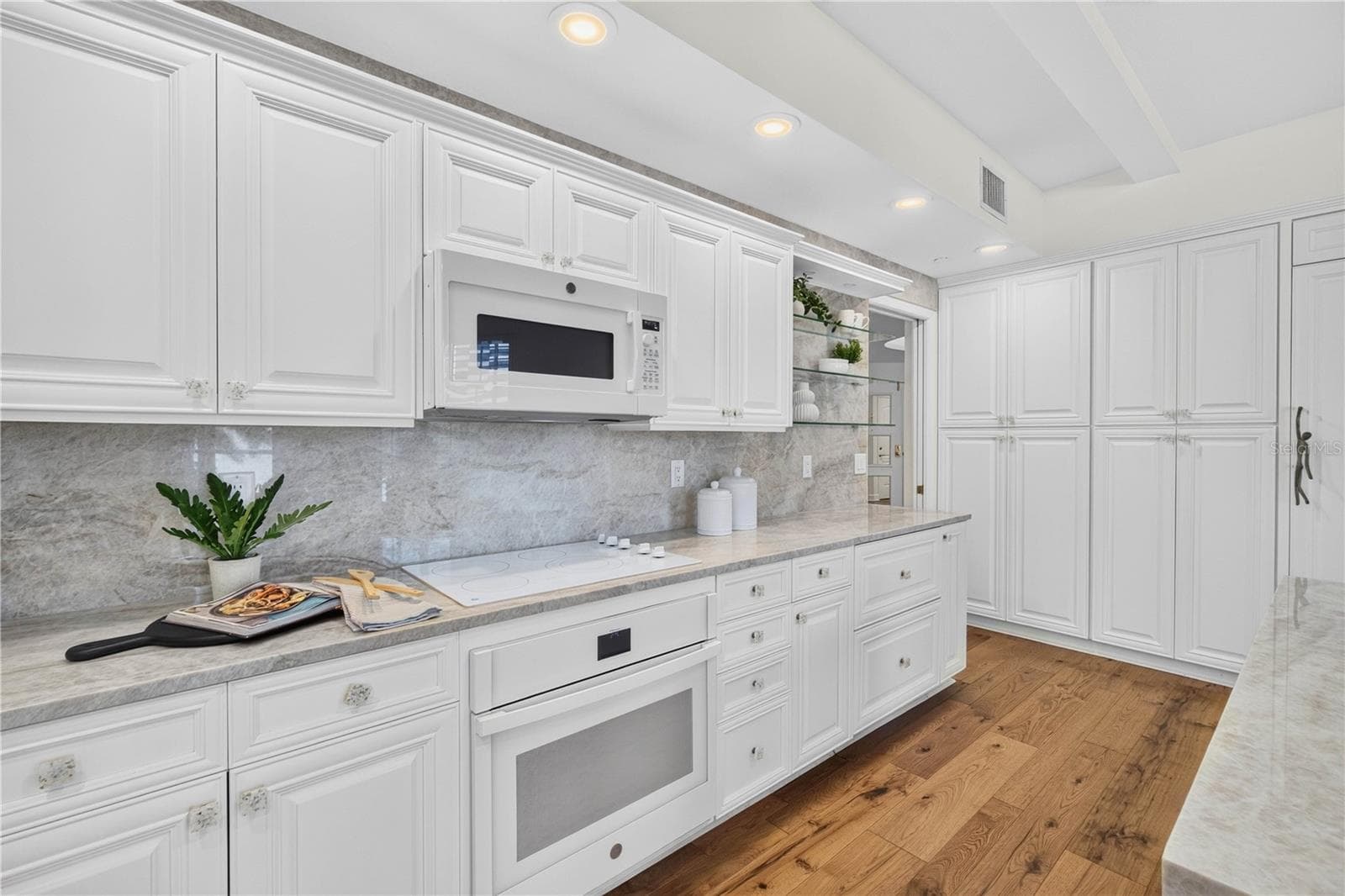 Condominium at 100 BEACH DR NE #401, ST PETERSBURG, photo 20 of 62