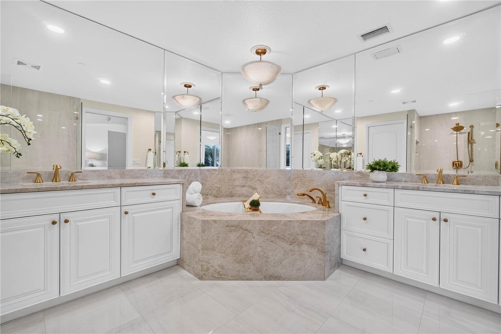 Condominium at 100 BEACH DR NE #401, ST PETERSBURG, photo 32 of 62