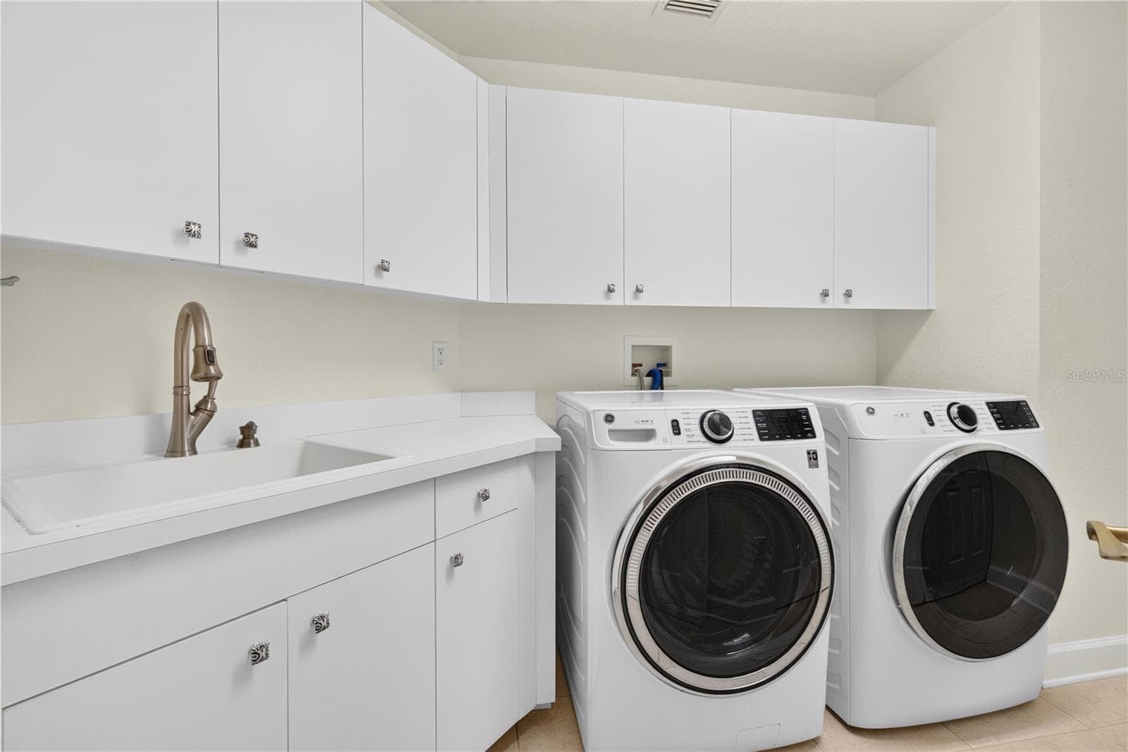 Condominium at 100 BEACH DR NE #401, ST PETERSBURG, photo 41 of 62