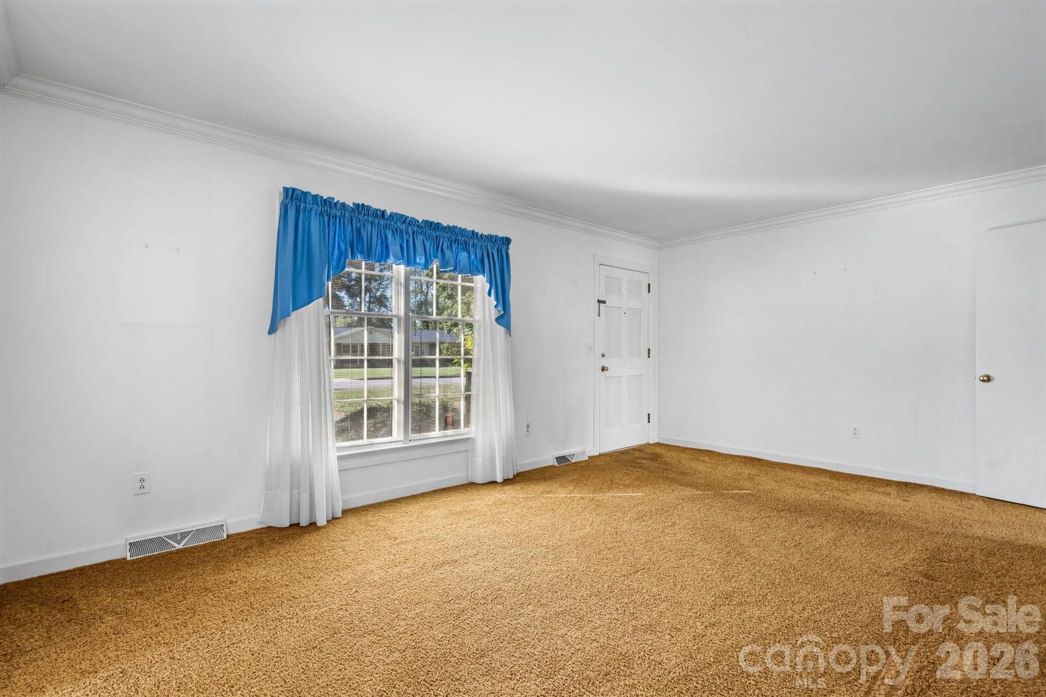 Single Family Residence at 1910 13th Street NE, Hickory, photo 3 of 25
