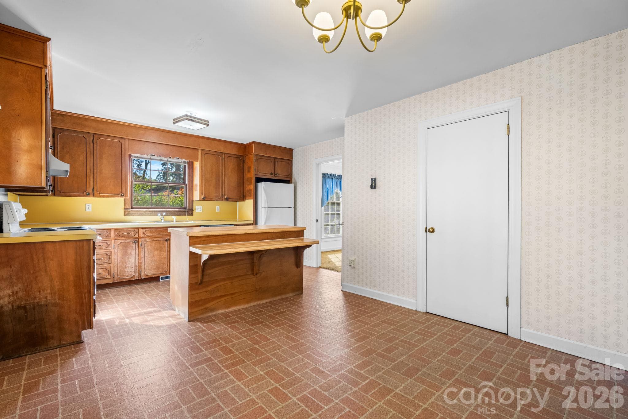 Single Family Residence at 1910 13th Street NE, Hickory, photo 6 of 25