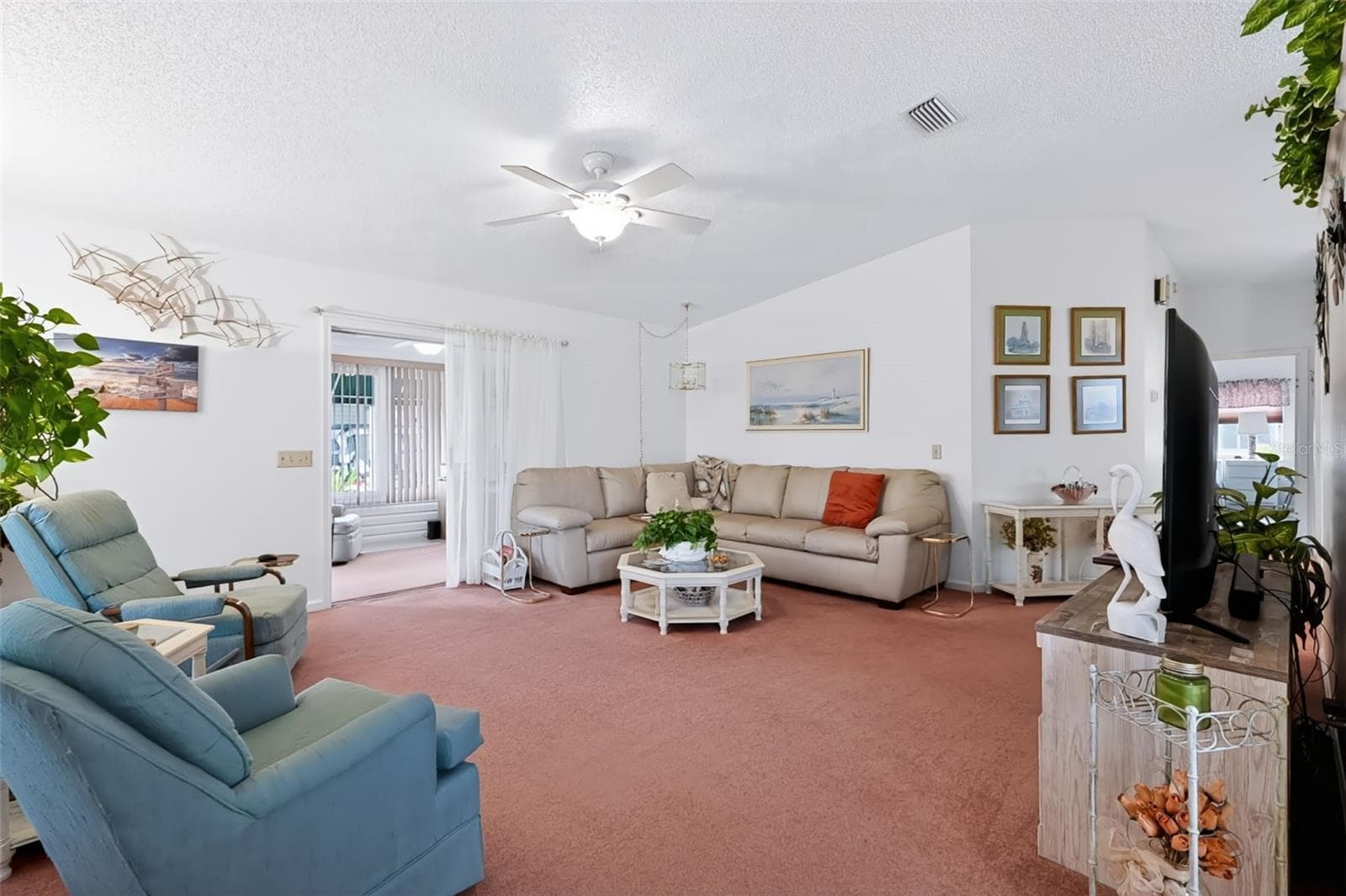 Large Living Room - 1220 MARIA CT, LADY LAKE