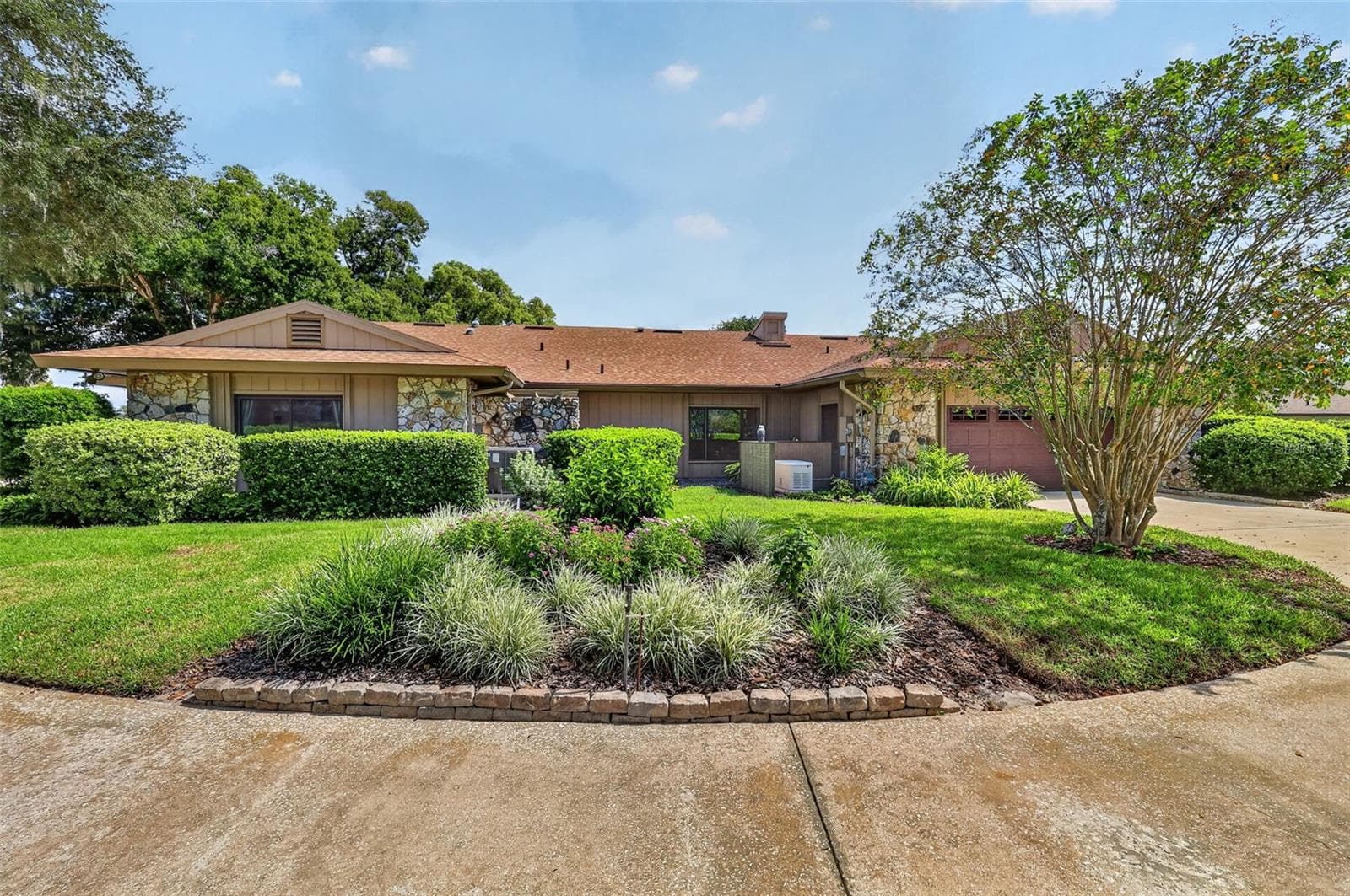 Single Family Residence at 1750 SUSSEX DR, MOUNT DORA, photo 8 of 65