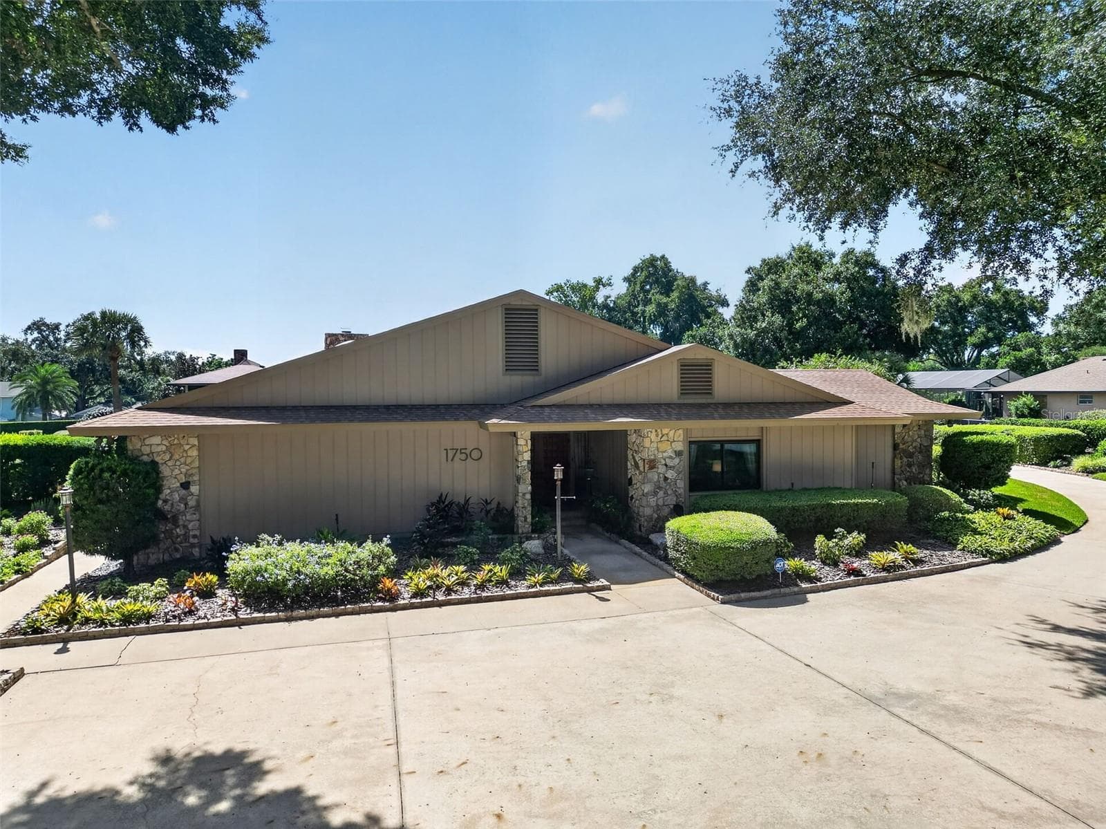 Single Family Residence at 1750 SUSSEX DR, MOUNT DORA, photo 11 of 65