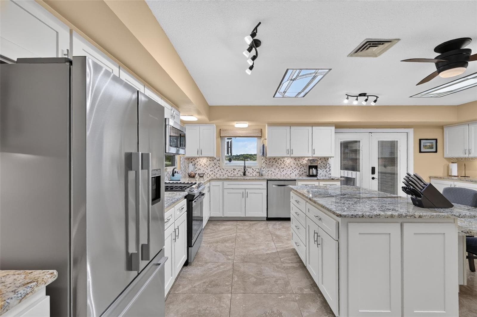 Single Family Residence at 1750 SUSSEX DR, MOUNT DORA, photo 23 of 65