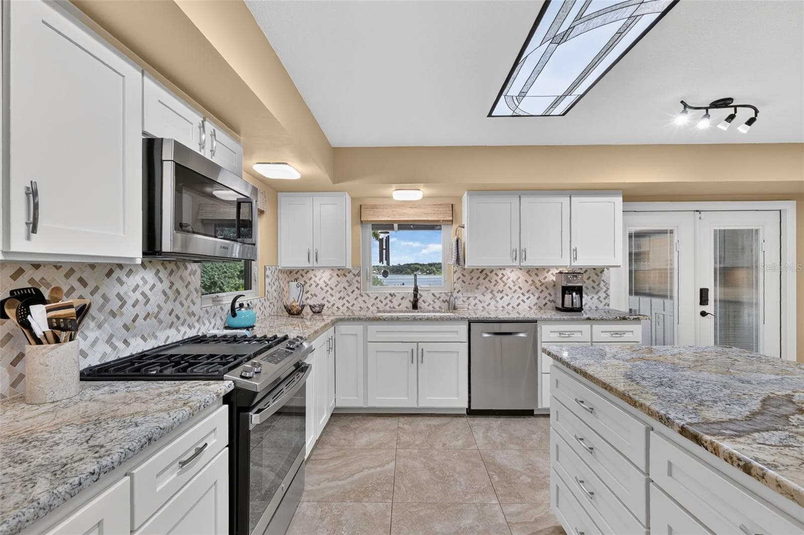 Single Family Residence at 1750 SUSSEX DR, MOUNT DORA, photo 28 of 65